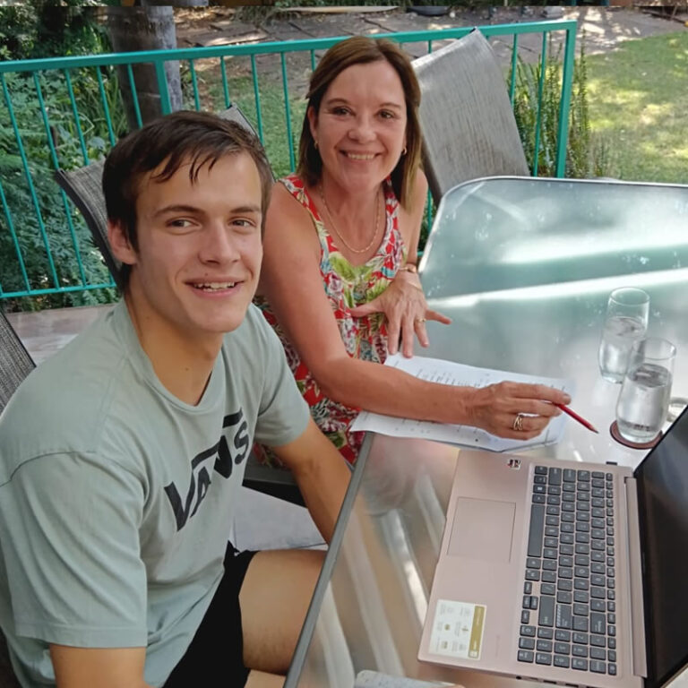 Mariaan with student