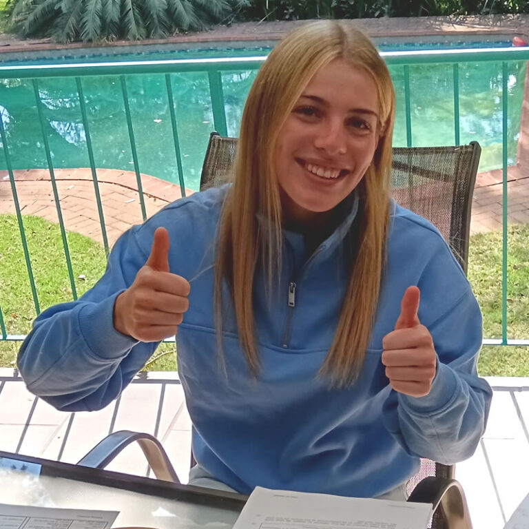 Mariaan with student